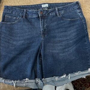 AVA & VIV jean shorts raw hem size 20w